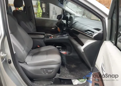 2021 Toyota Sienna Xle z USA, uszkodzony, nr VIN 5TDJRKEC1MS022455